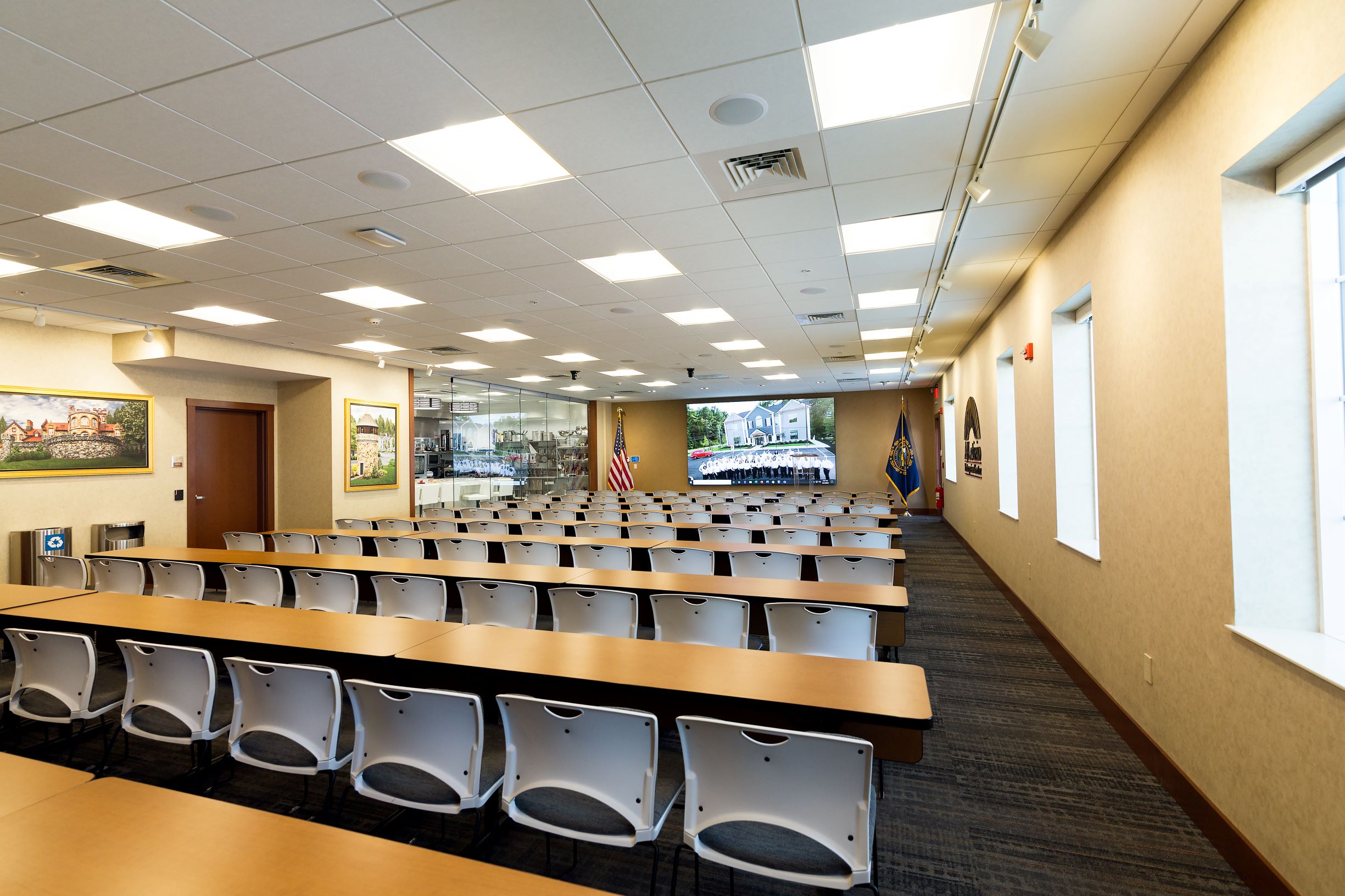 Enterprise Room Photo 1