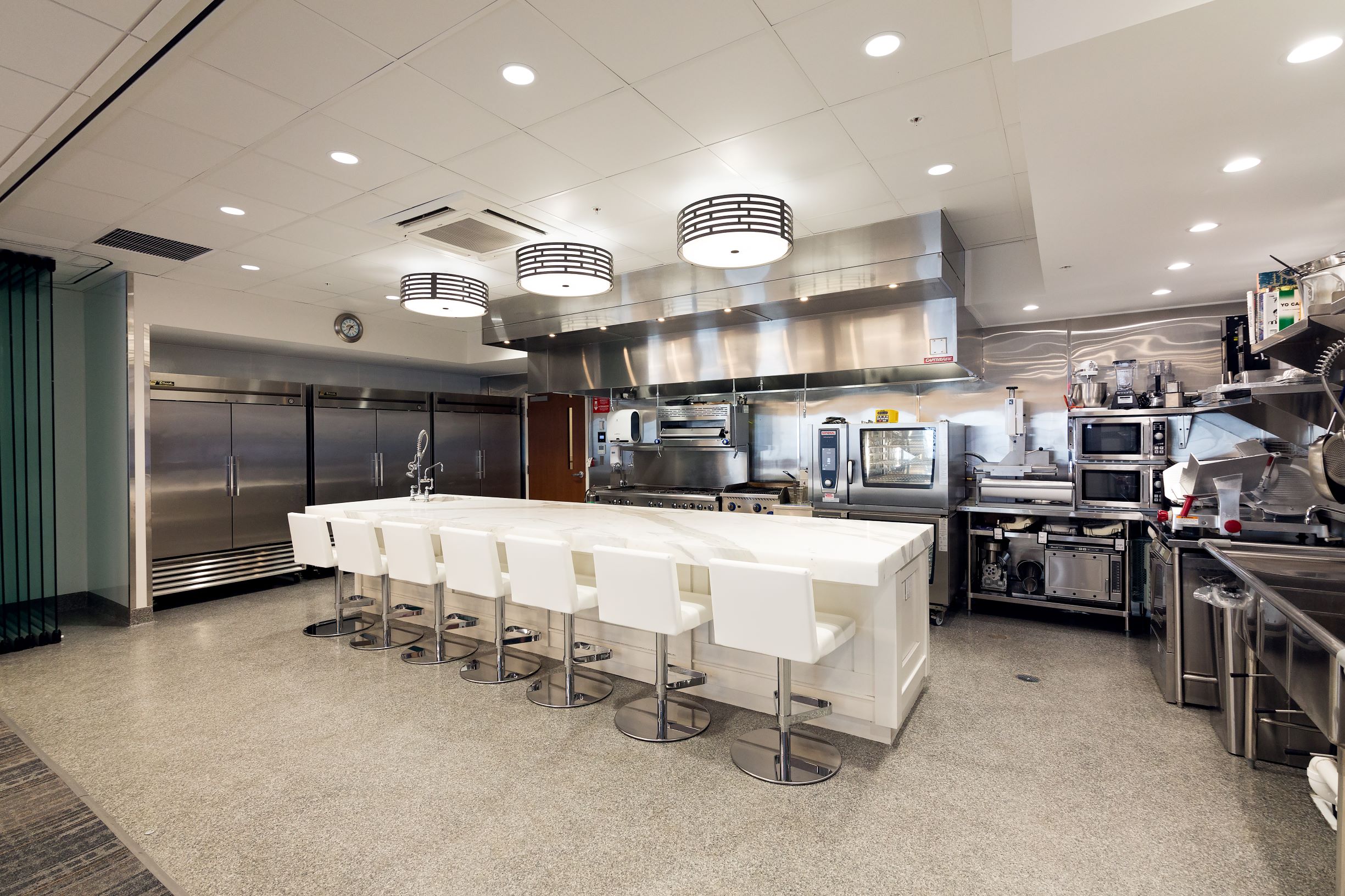 Kitchen Photo 1